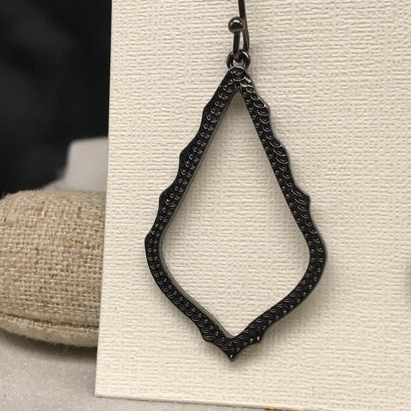 Kendra Scott Sophia Gun Metal earring - Picture 3 of 4